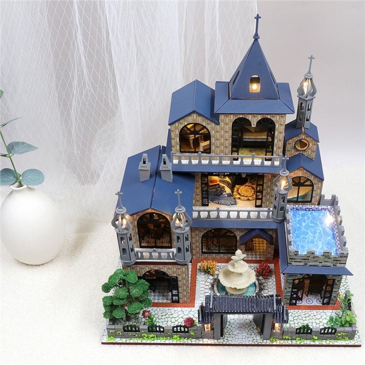 Castle Dollhouse Accessories